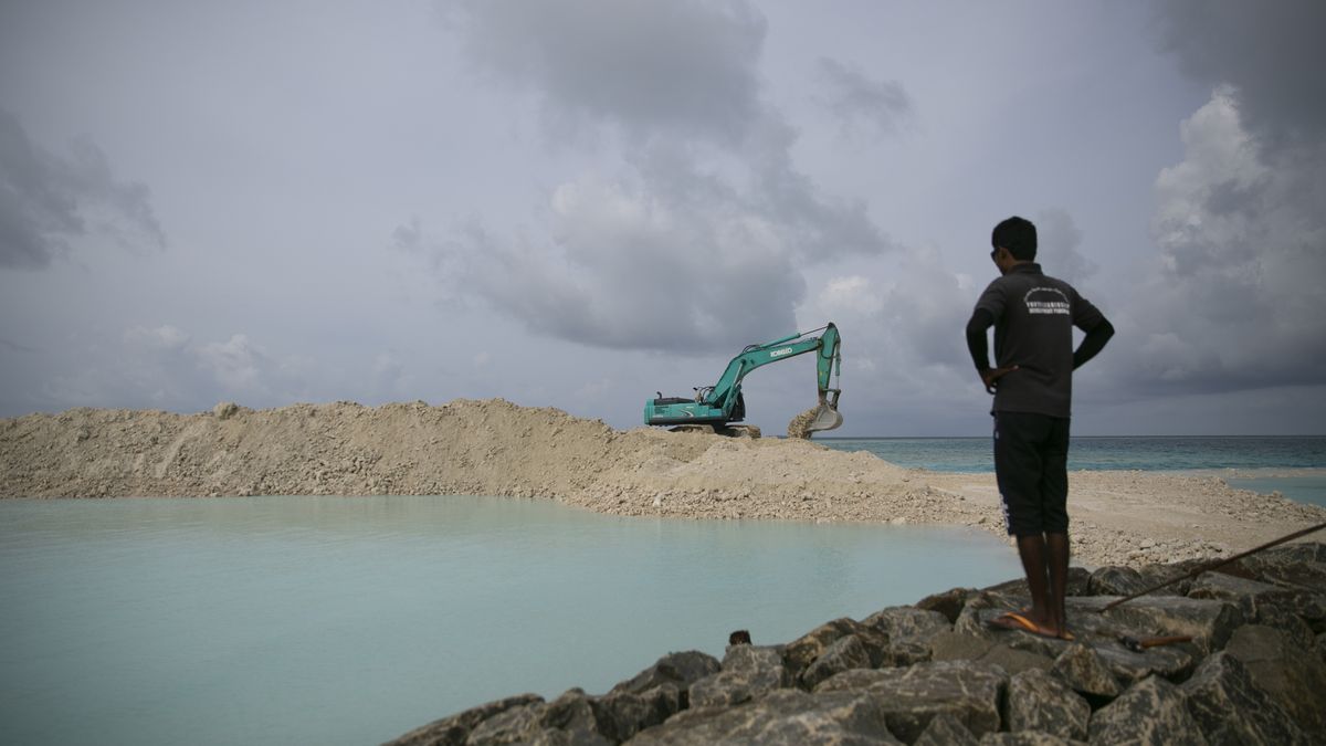 Maledivy se potápí. Je to neradostný pohled